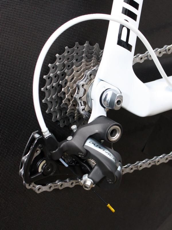 Wiggins' Dura-Ace rear derailleur is hopped up with full ceramic bearing pulleys from UK-based Ultimate Ceramic Bearings.