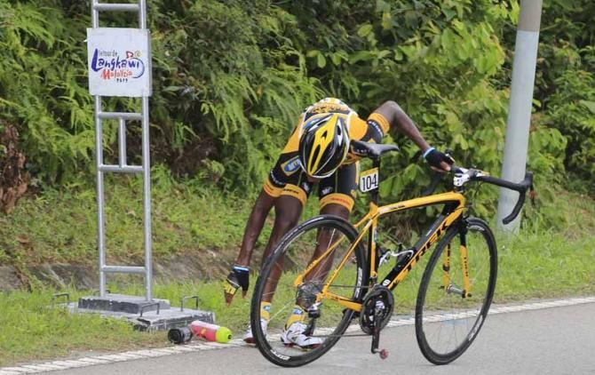 Meron Russom (MTN - Qhubeka) picks himself up after a crash