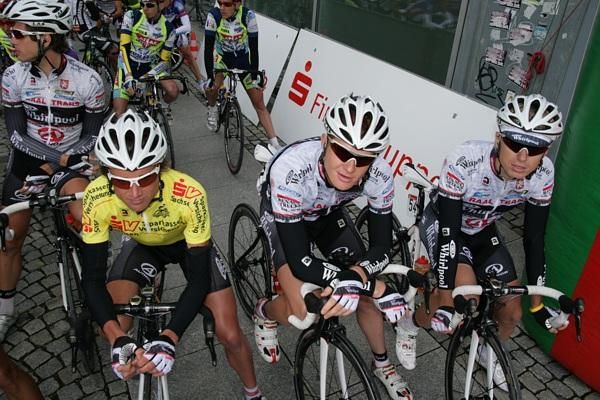 Sinkewitz, Petr Kubias and Franti&scaron;ek Kloucek wait for the start.