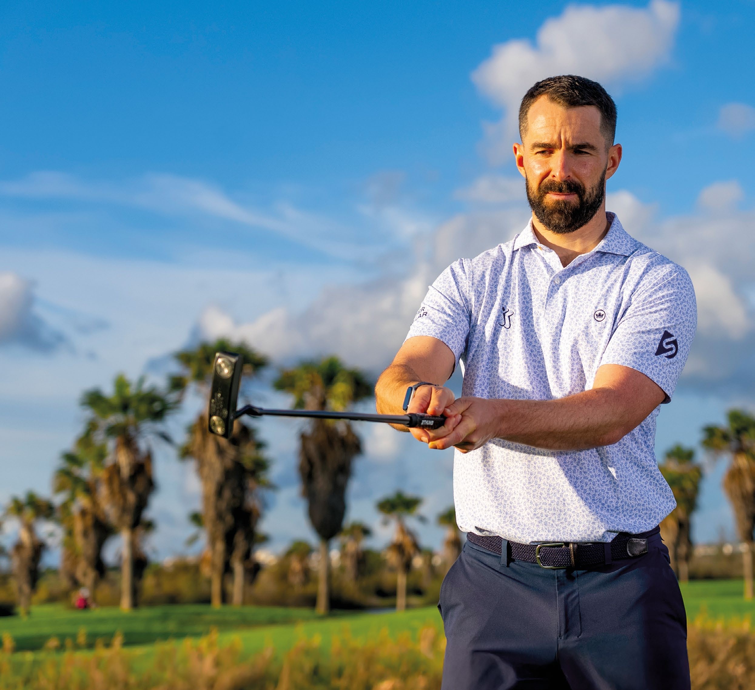 James Jankowski demonstrating the position of the putter when viewing on a horizontal plane
