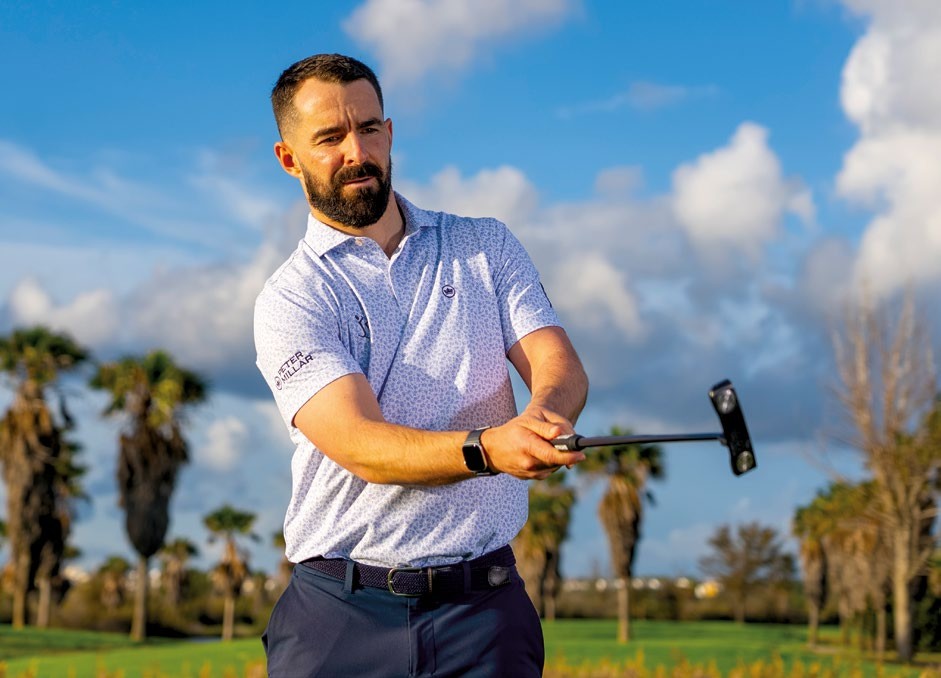 James Jankowksi demonstrating the opposite effect, where the face is now open and leading to a pushed putt