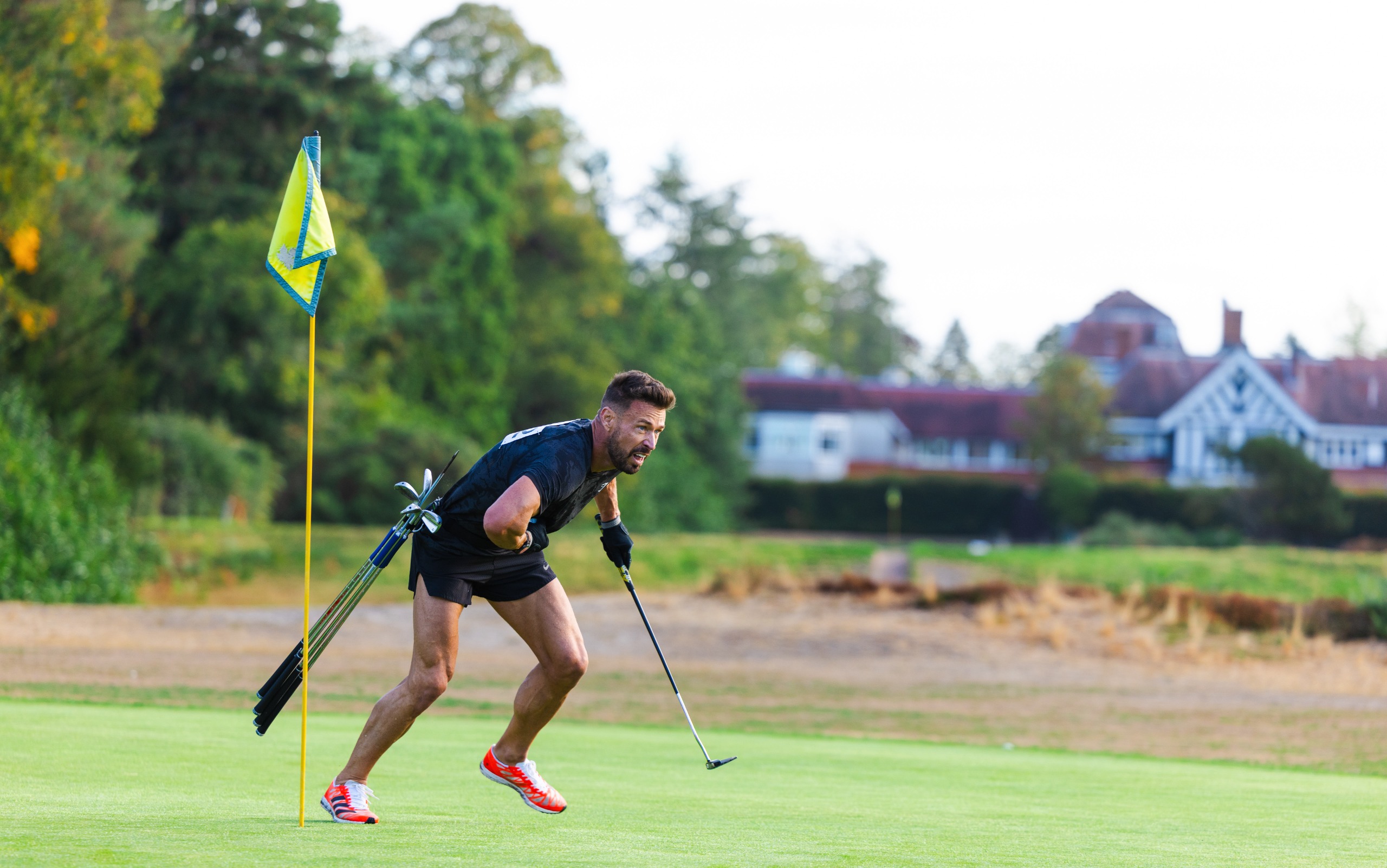James Hardy sprints to the next hole at the 2026 British Speedgolf Championship