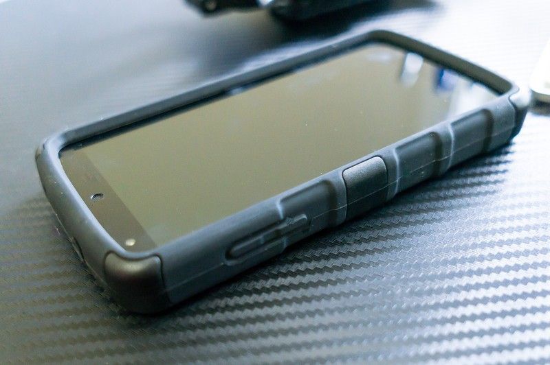 Seidio Convert with kickstand