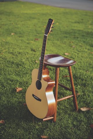Nakupenda guitar stool