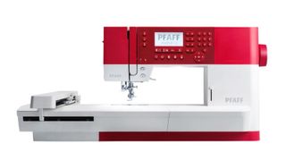 Pfaff Creative 1.5 sewing machine: offers large sewing space for big projects and specialized features