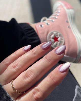 @nails_of_la shimmery nails