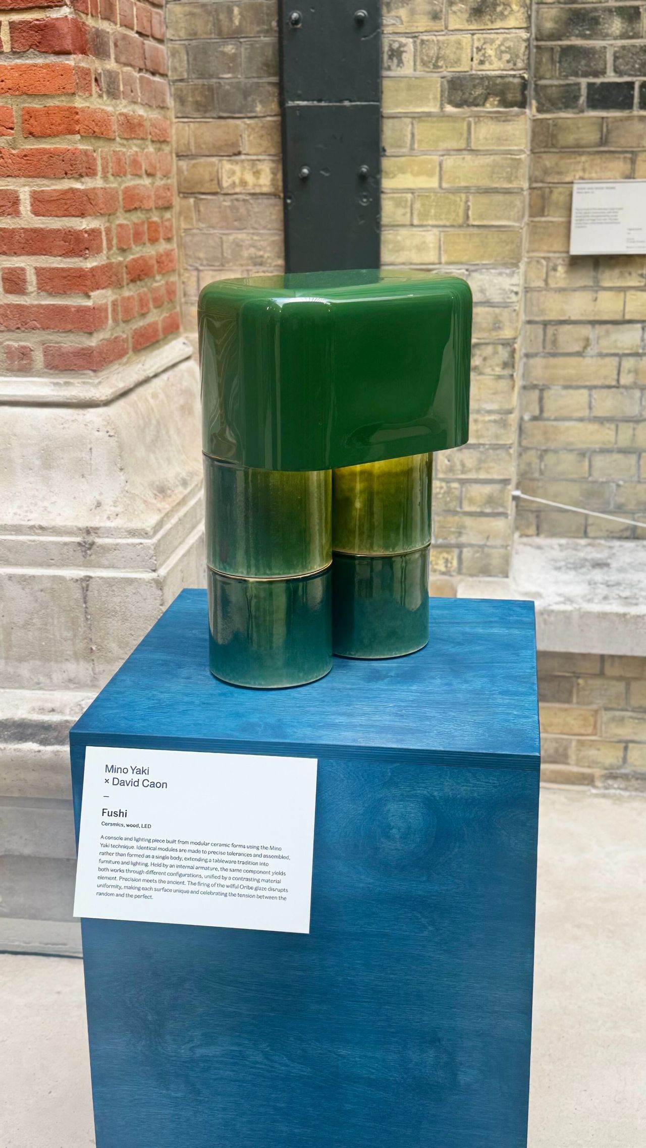 V&amp;A