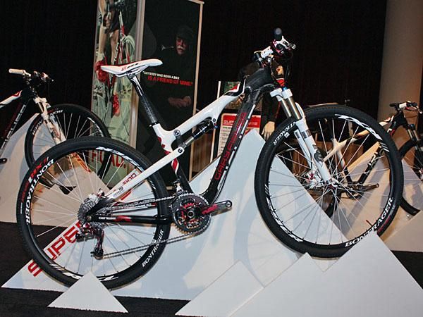 Gary Fisher claims its ultralight Superfly 100 to be the ultimate marathon race bike with a feathery 2.2kg (4.85lb) frame weight.