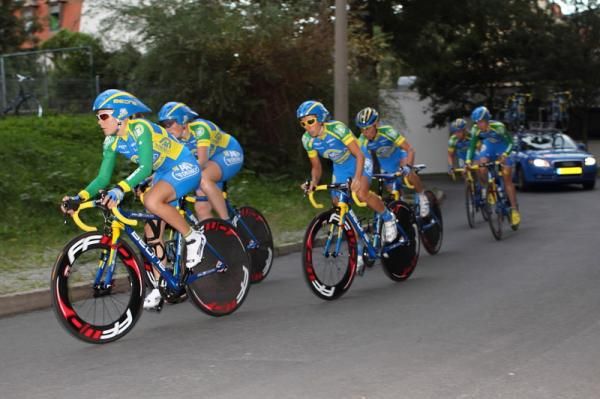 The AA Drink team on the climb