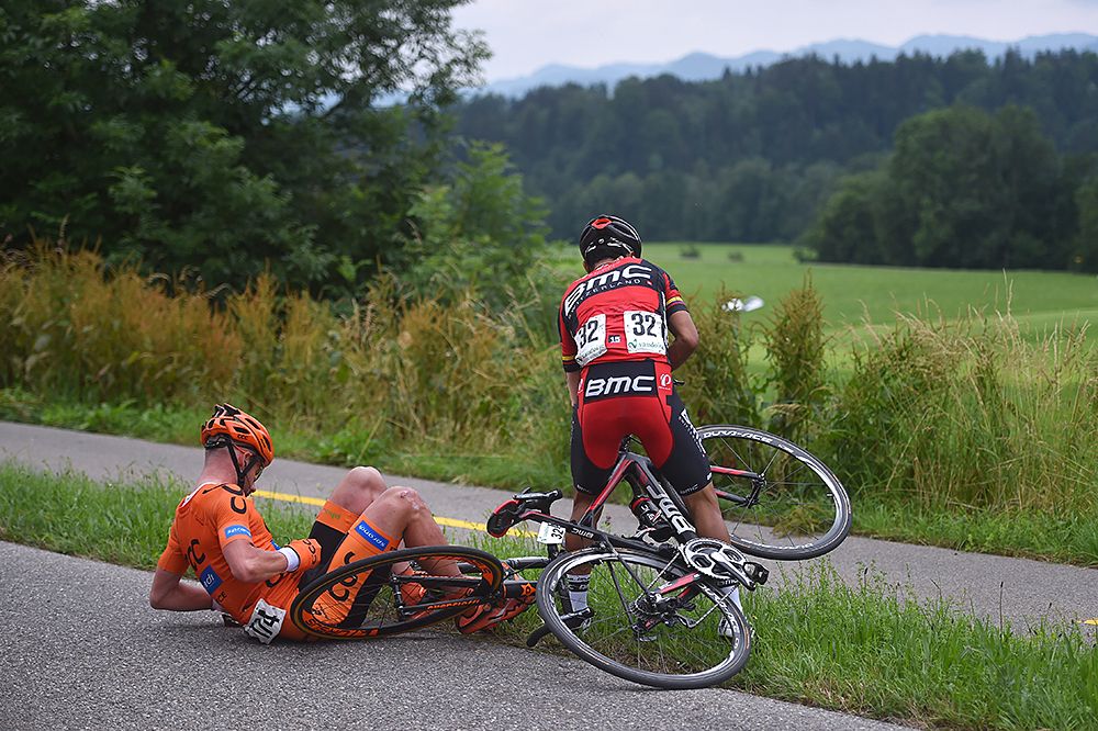 A crash takes down Darwin Atapuma (BMC) and Stefan Schumacher (CCC)