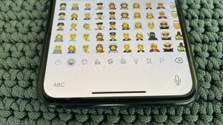 ios 15 emoji