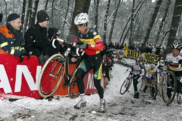 Sven Nys (Landbouwkrediet) leads the pack at the Kalmthout World Cup