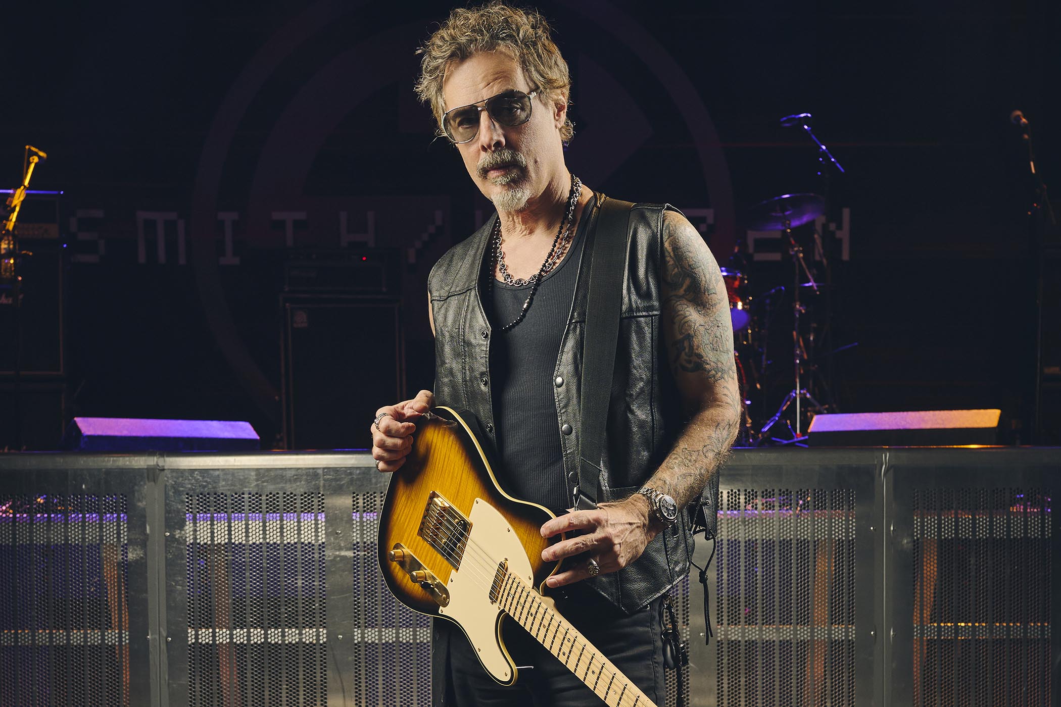 Richie Kotzen poses with his signature Fender Tele