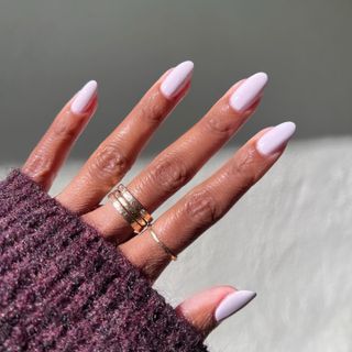 Nails for wedding guests: Neutral pink