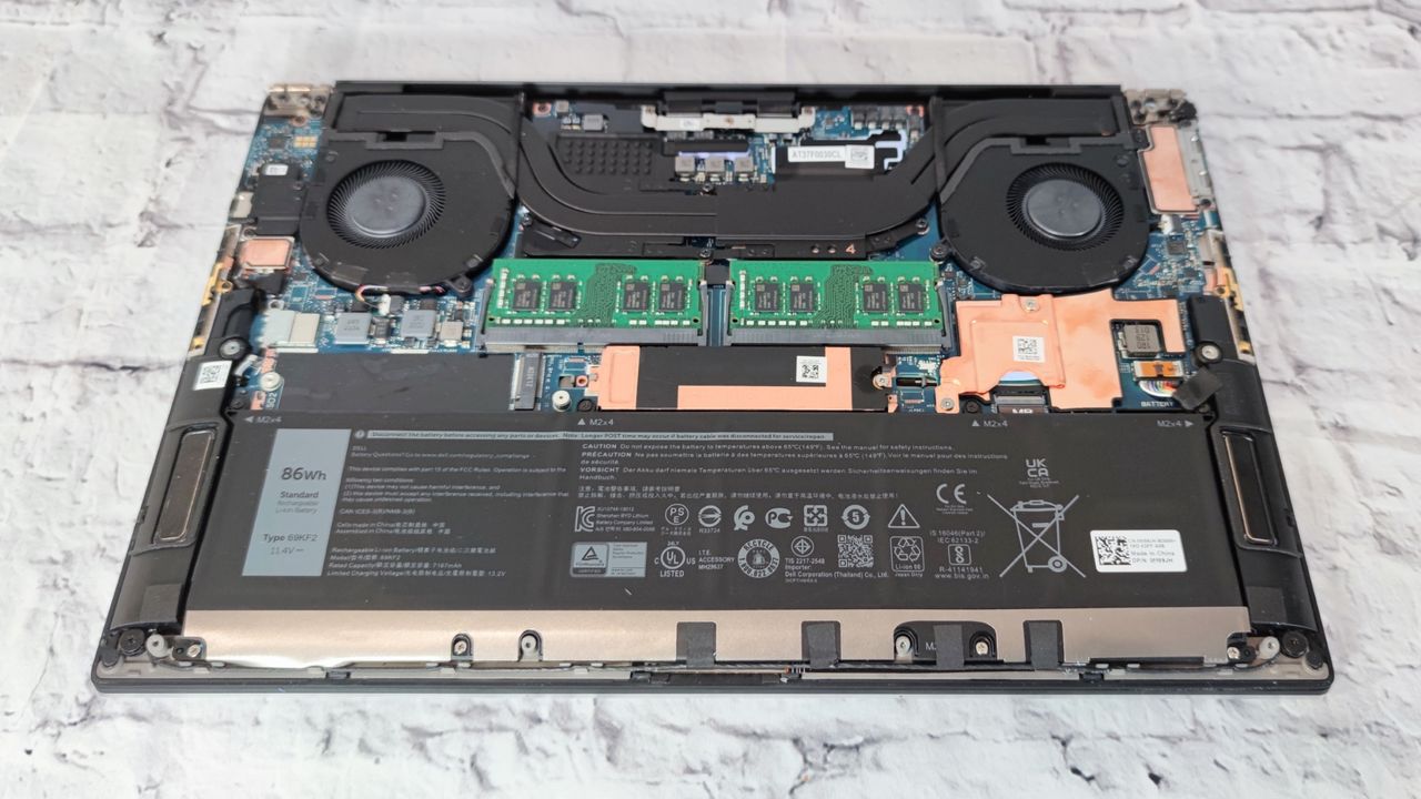 A photograph of the Dell XPS 15's internal chassis layout