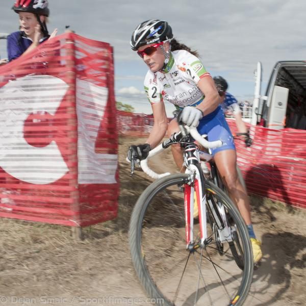 Katrin Nash (Luna) trying to shake Katie Compton through a series of tight turns before the fly over.