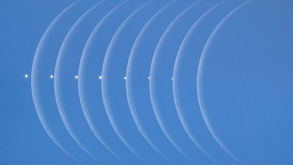 Astrophotographer Wins Award for Venus-Moon Occultation Image