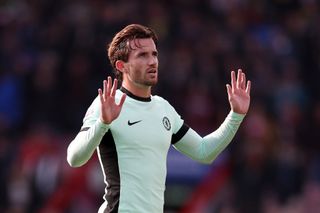 Ben Chilwell of Chelsea acknowledges the fans after the draw in the Premier League match between AFC Bournemouth and Chelsea FC at Vitality Stadium on September 17, 2023 in Bournemouth, England.