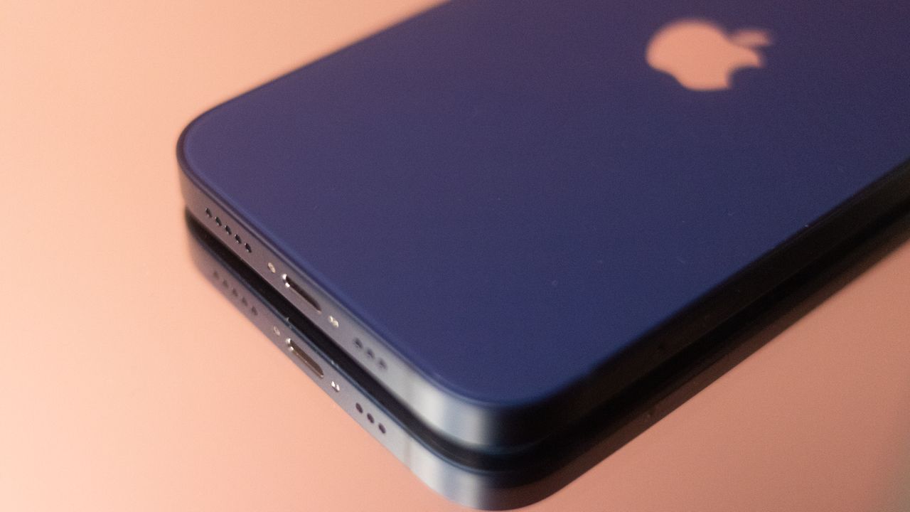 Apple iPhone 12