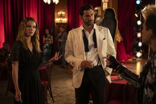 TV tonight Lauren German as Chloe Decker and Tom Ellis as Lucifer Morningstar.