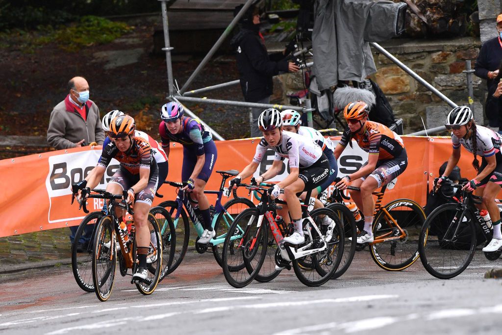 Amy Pieters leads a group on the final climb at La Fleche Wallonne Feminine