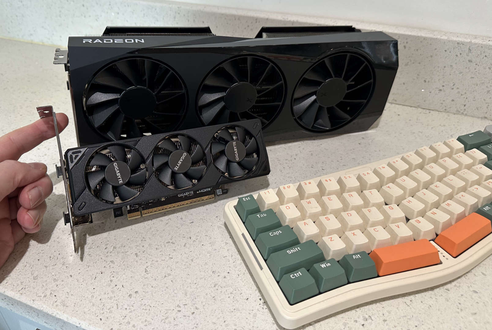 Minisforum MS-02 Ultra mini workstation hands-on testing