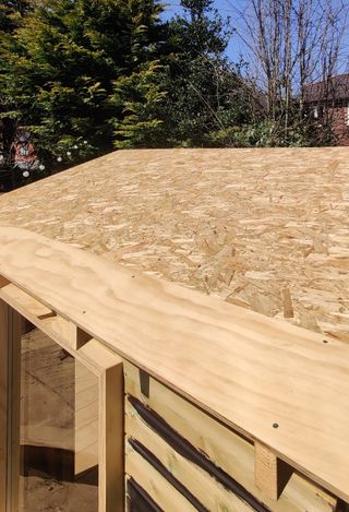 how to build a summer house roof