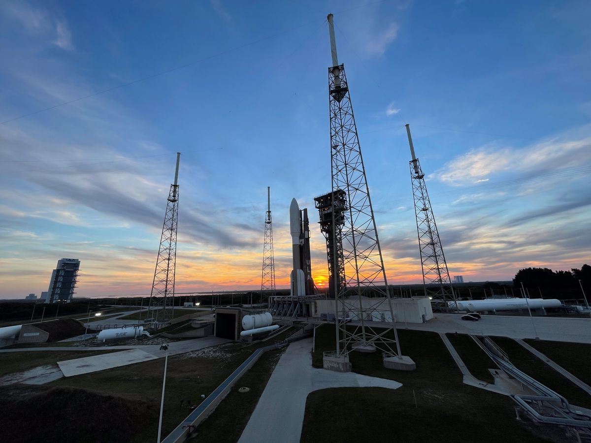 O lançamento de um foguete Atlas 5 para a missão militar dos EUA no espaço foi adiado até segunda-feira.  Como assistir à transmissão ao vivo.