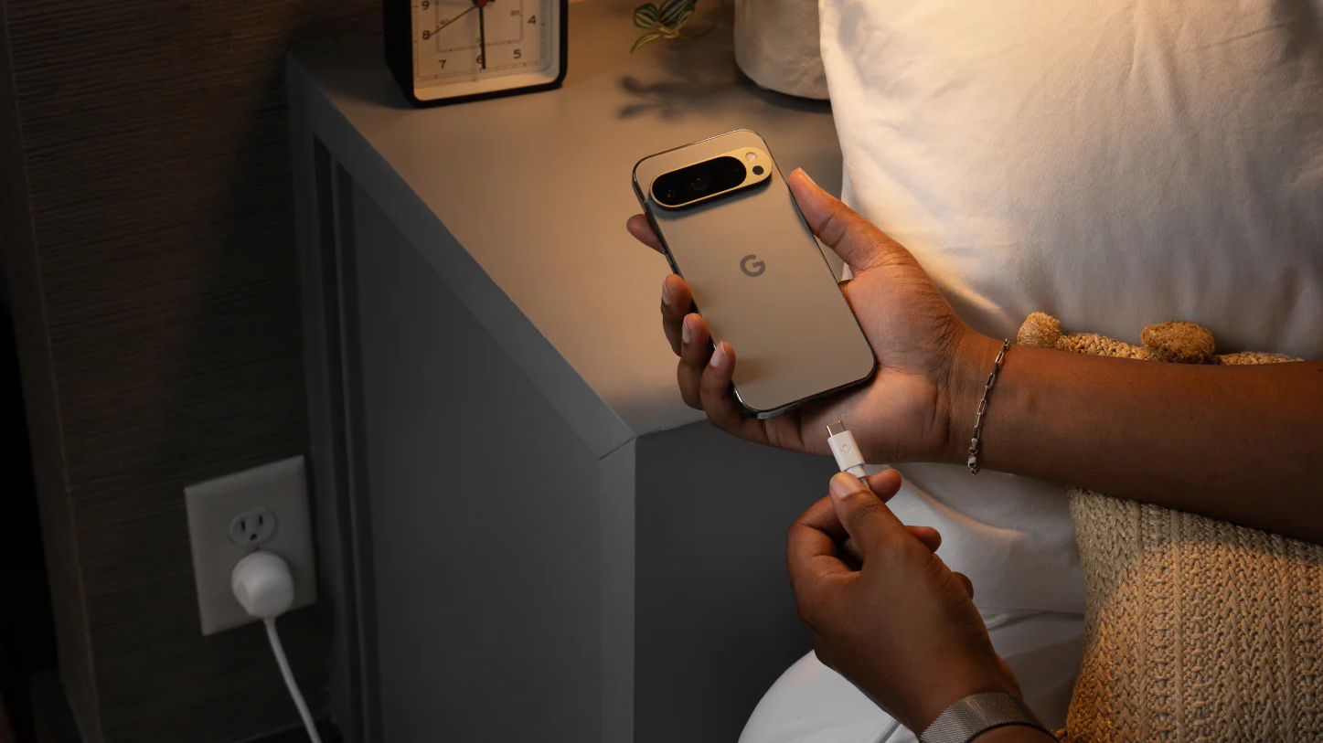 Twelve South Power Cord charging a Pixel 9 Pro