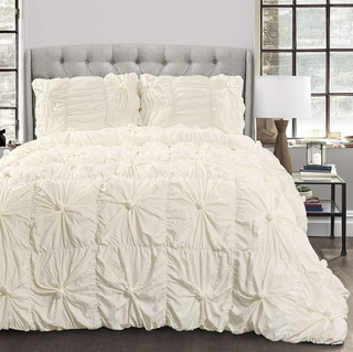 Vintage chic style pleated comforter from Amazon.