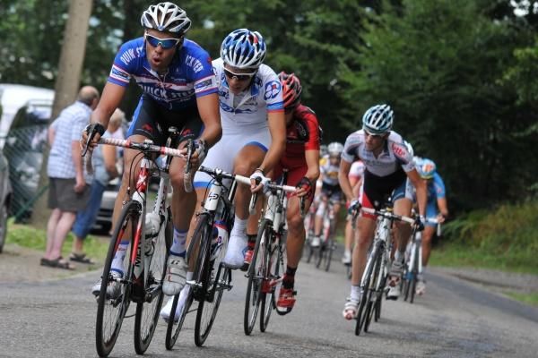 Kevin Van Impe at the head of the peloton.