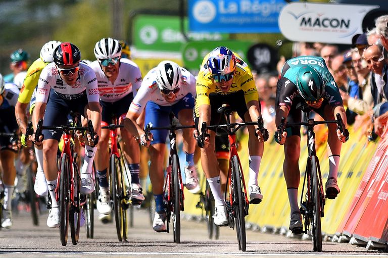 Wout van Aert wins stage five of the Critérium du Dauphiné 2022