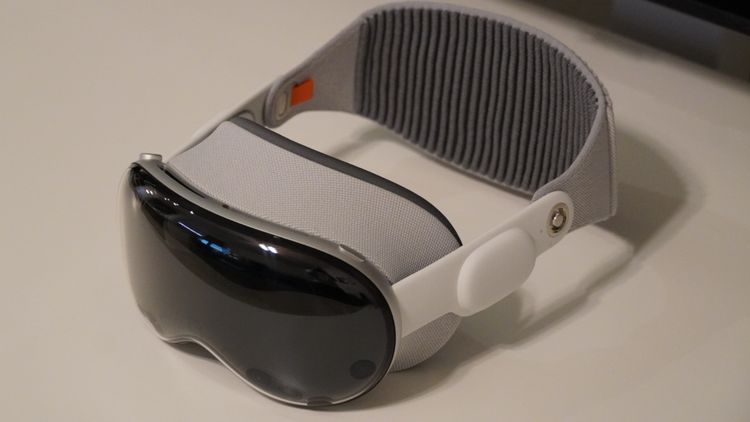 Having eye or hand tracking issues on Vision Pro? Here's how you can ...