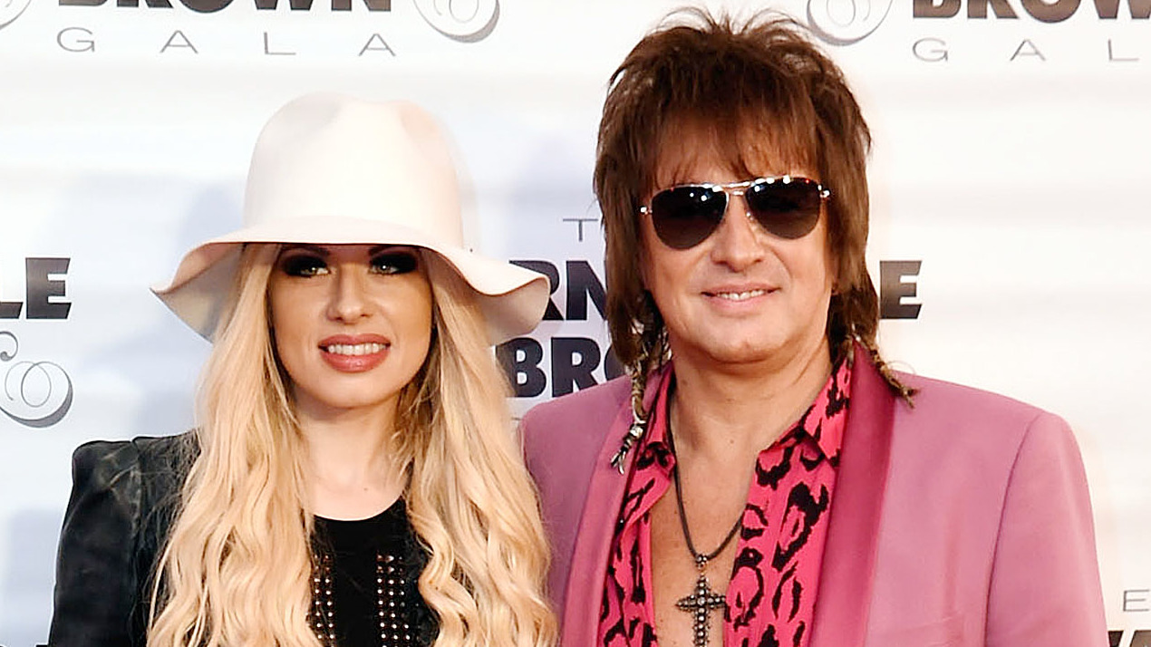    Richie Sambora con figo, Ragazza  