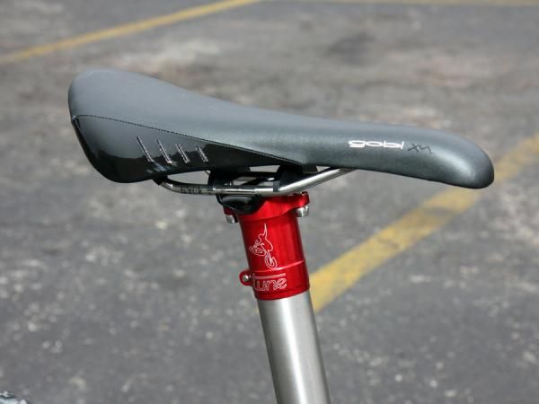 Alchemy fit this 29er titanium hardtail with an ultralight Tune aluminum head.