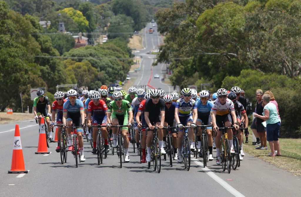 The peloton on the climb
