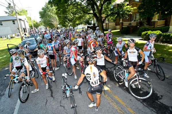 The women's field makes it up to where the race is stopped.