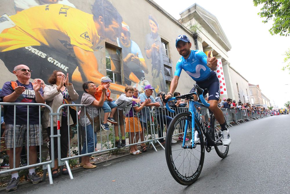 Alejandor Valverde makes his way to the stage at the 2018 Tour de France team presentation
