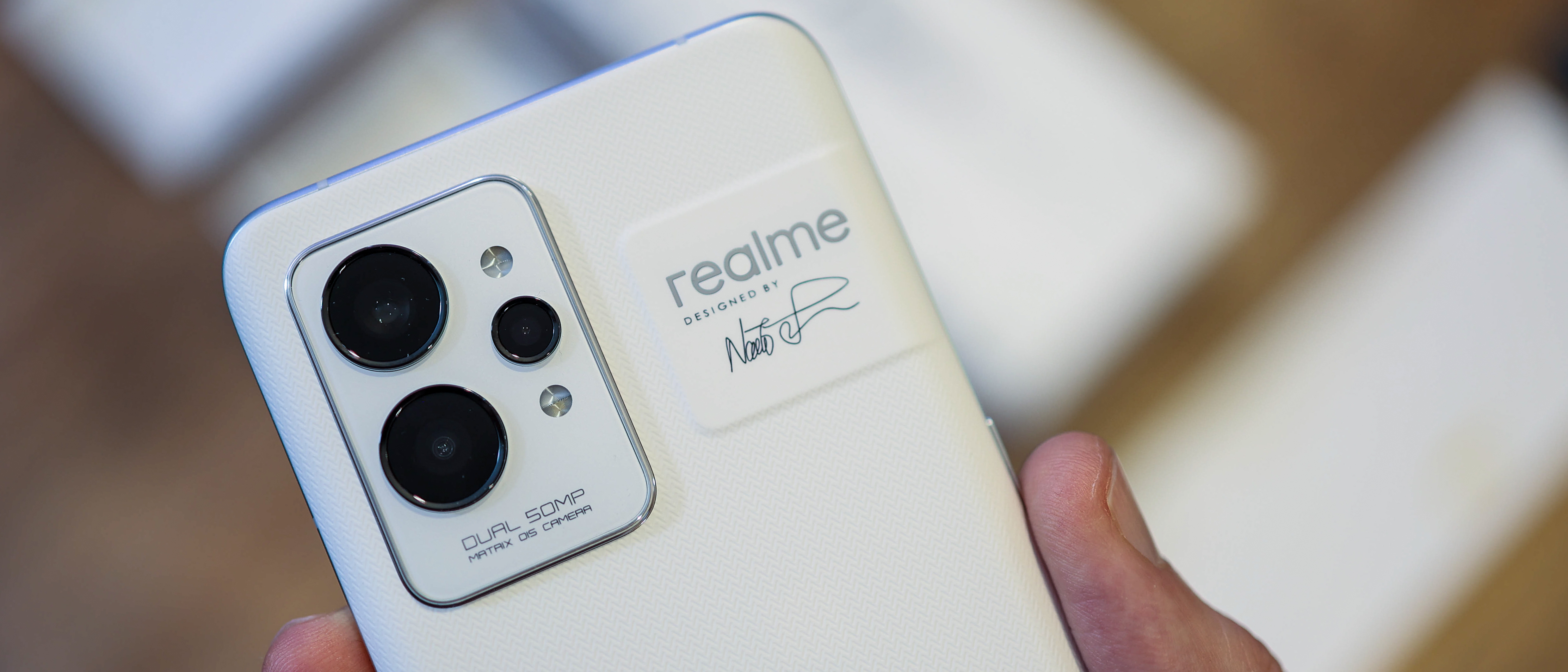 Realme GT2 Pro front image reveals ultra-slim bezels, impressive screen  space - Gizmochina