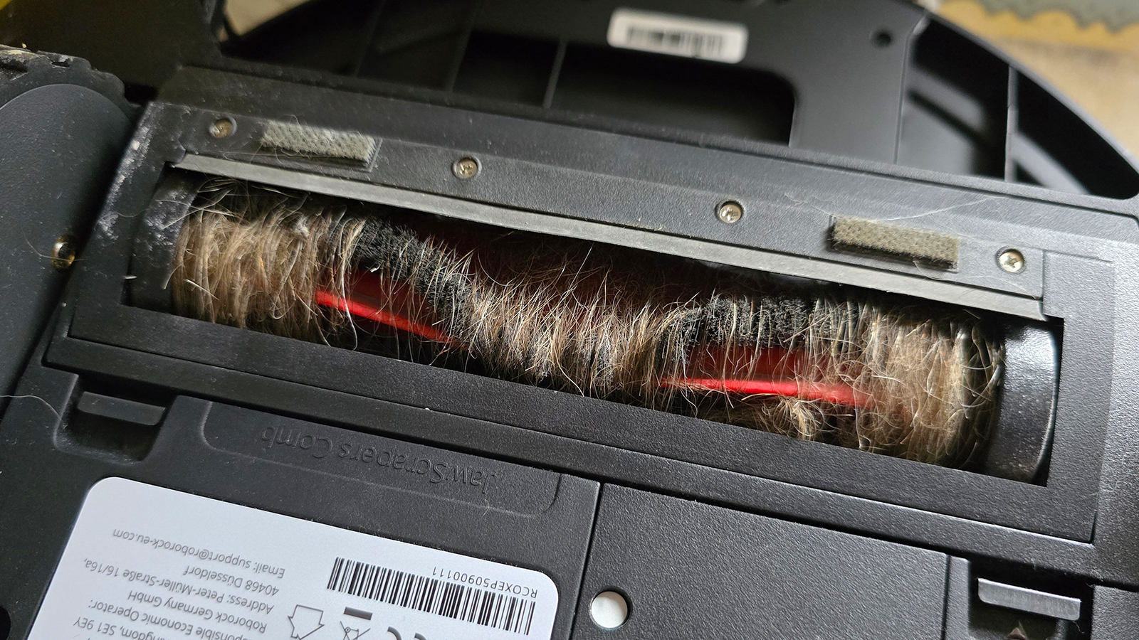 Roborock Q7 M5 hair on brushroll