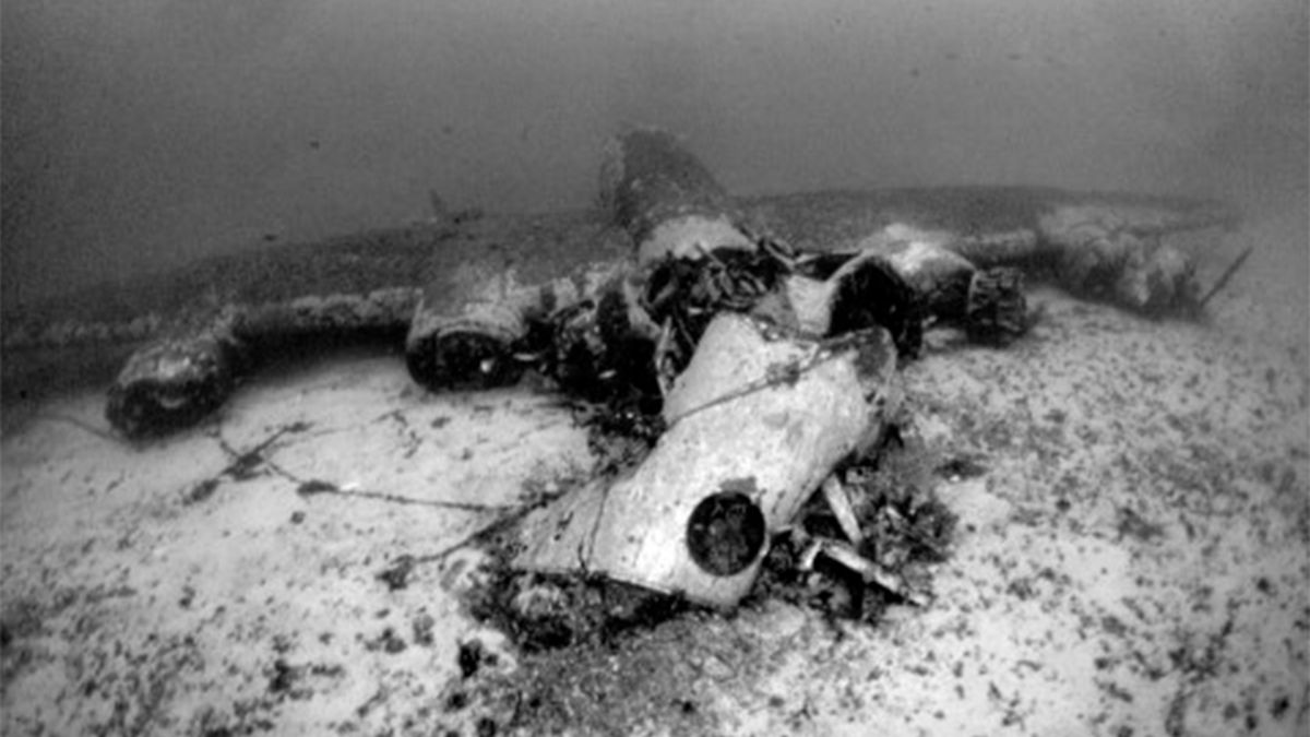 Divers recover US airman's remains from WWII bomber wreck near Malta