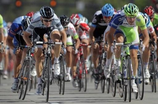 Michael M&oslash;rk&oslash;v makes a charge but is too late to beat Viviani