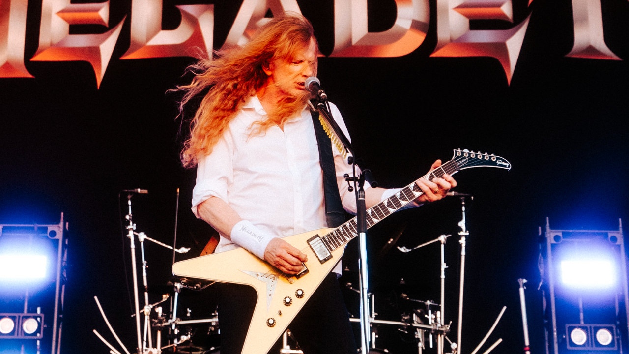 Dave Mustaine on stage
