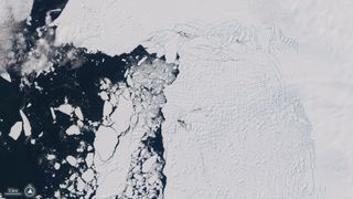 Satellite images show that the amount of sea ice floating around Antarctica remains too low during the winter season.