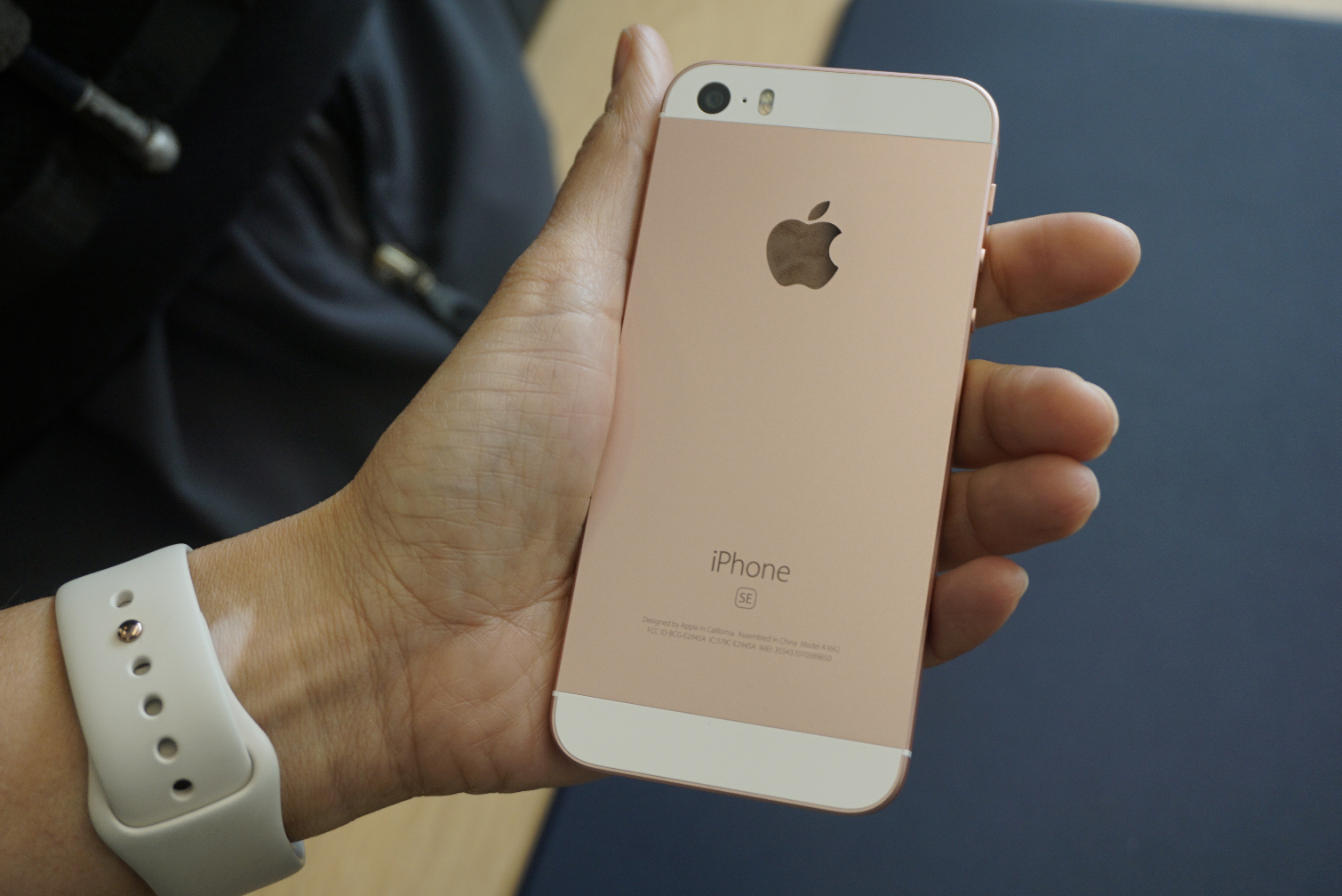 iPhone 6s & iPhone SE セット　98%と80% iPhone SE vs 6s vs 6: What Should You Buy? | Tom's Guide