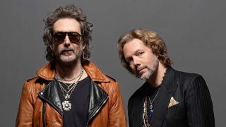 The Black Crowes - studio portrait