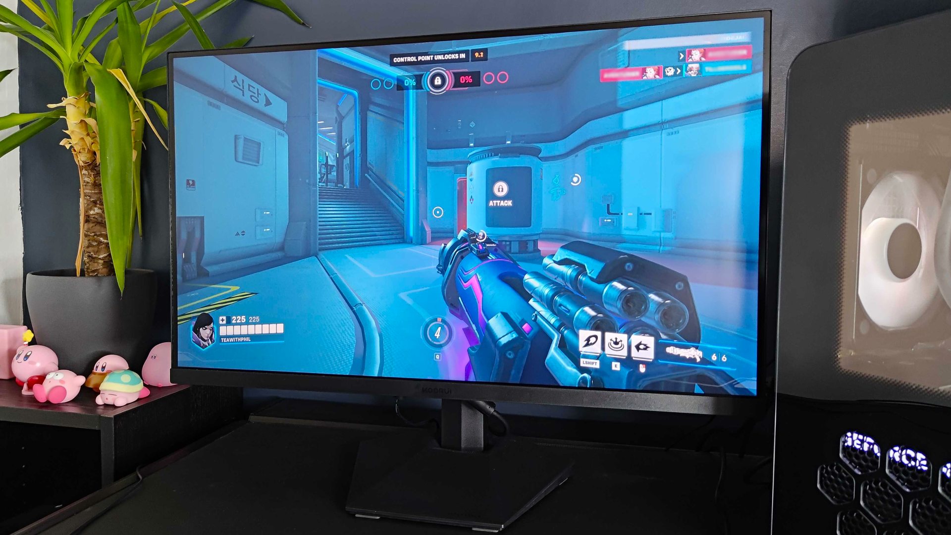 El monitor KOORUI GN02 muestra Overwatch 2 en pantalla