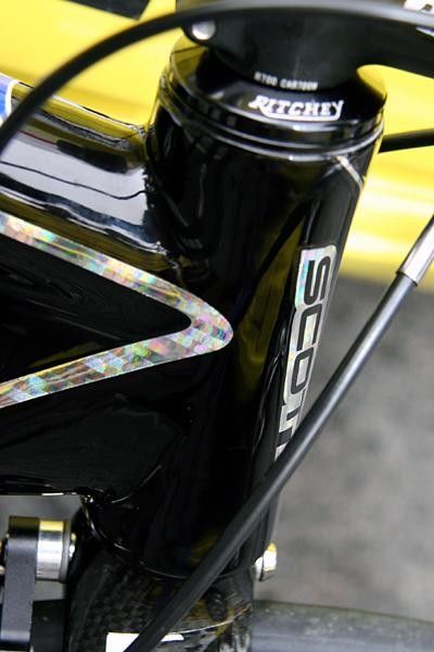 Close-up of the head-tube cluster.