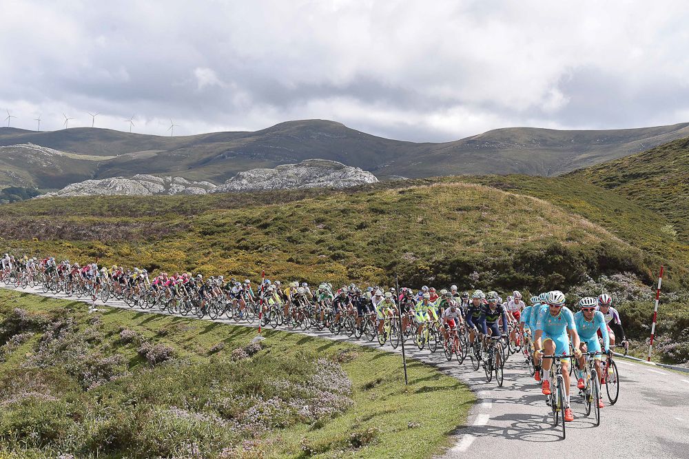 The peloton in action during stage 14 of the 2015 Vuelta a Espana.