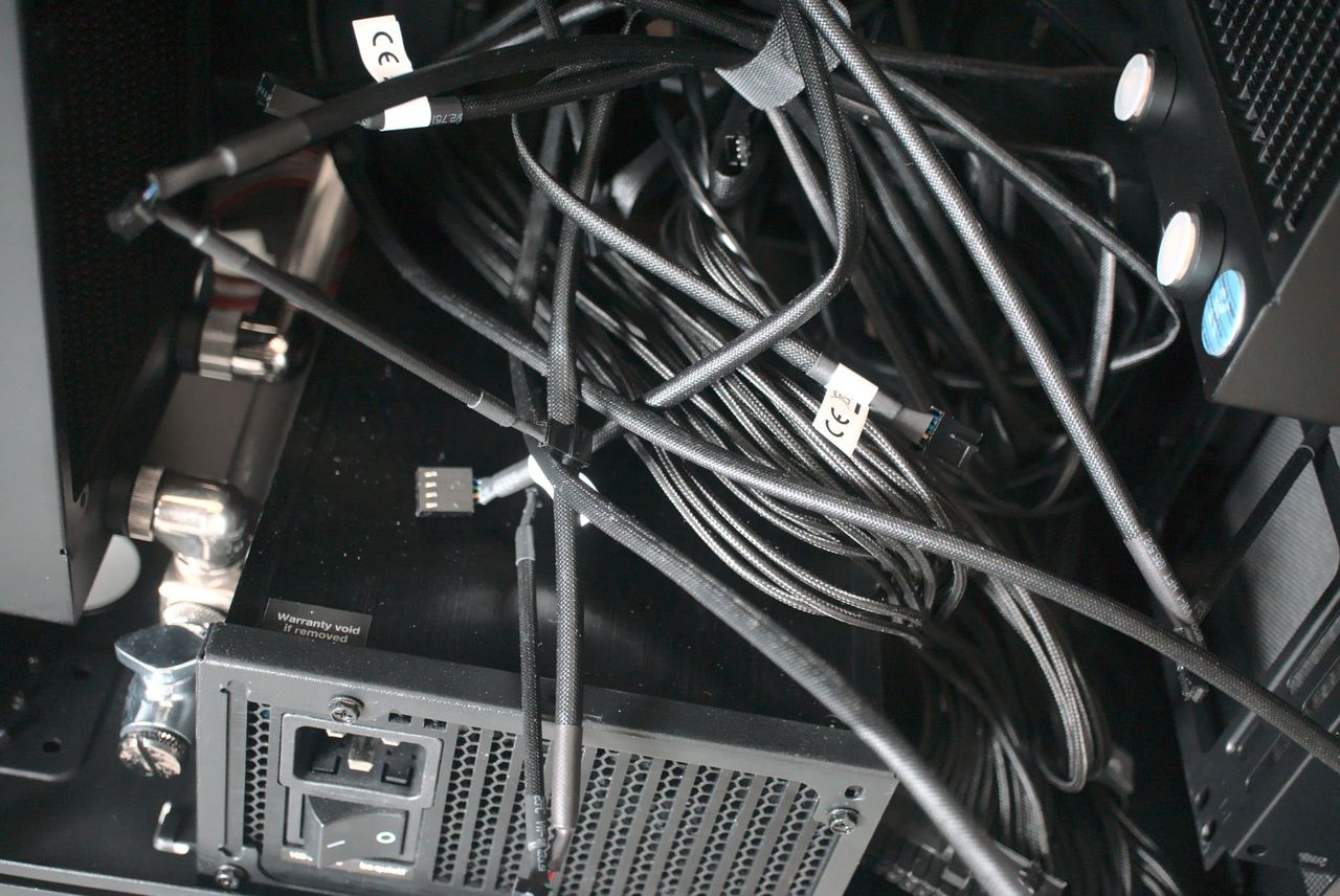 Thermaltake Tower 900